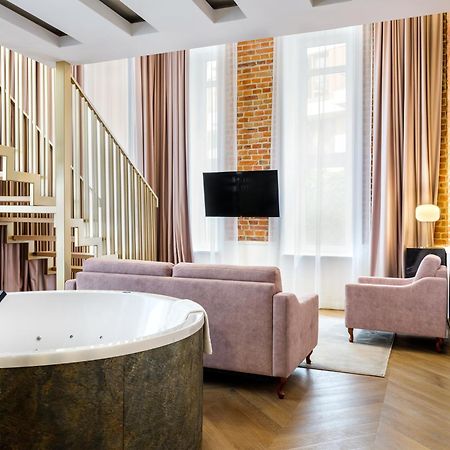 קרקוב Golden Queen Deluxe Jacuzzi Apartments - Old Town מראה חיצוני תמונה