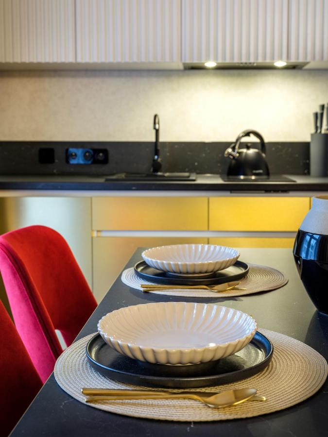 קרקוב Golden Queen Deluxe Jacuzzi Apartments - Old Town מראה חיצוני תמונה