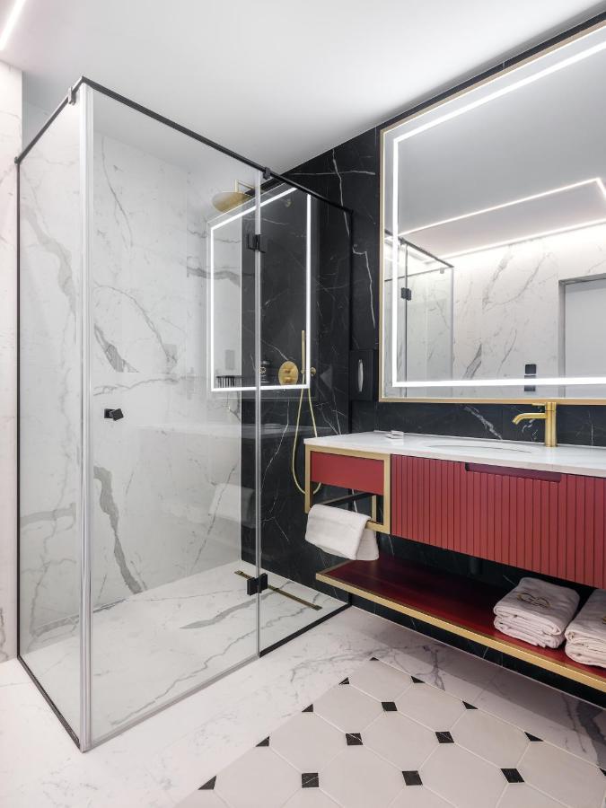 קרקוב Golden Queen Deluxe Jacuzzi Apartments - Old Town מראה חיצוני תמונה