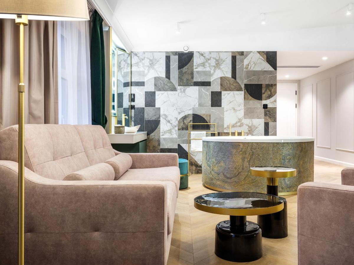 קרקוב Golden Queen Deluxe Jacuzzi Apartments - Old Town מראה חיצוני תמונה
